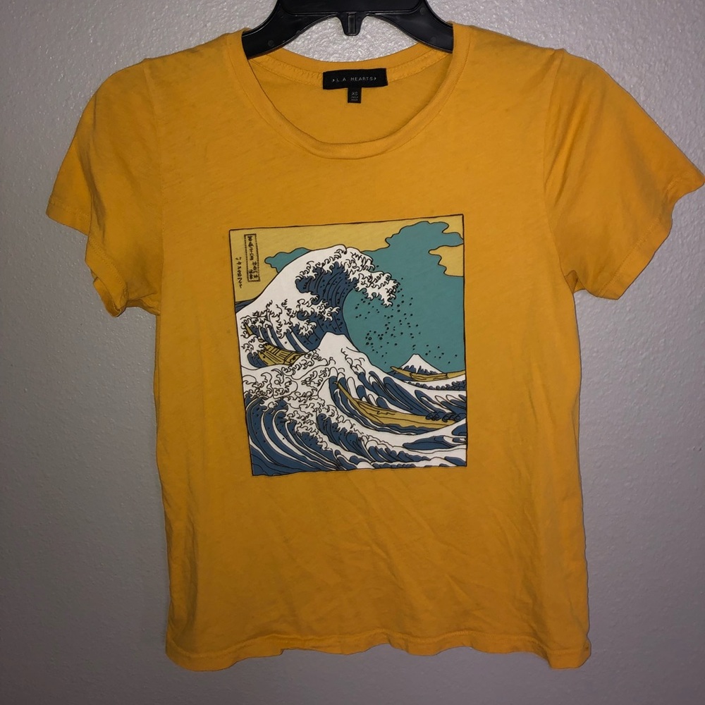 Wave graphic tee
